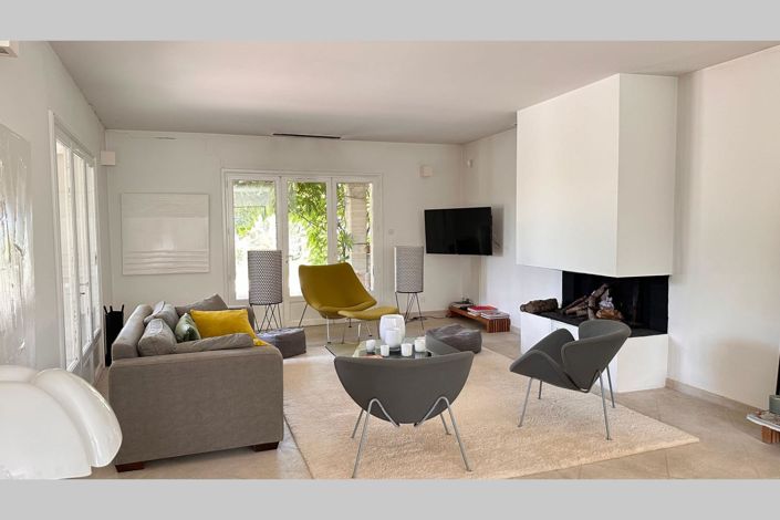 Image No.12-2 Bed House for sale