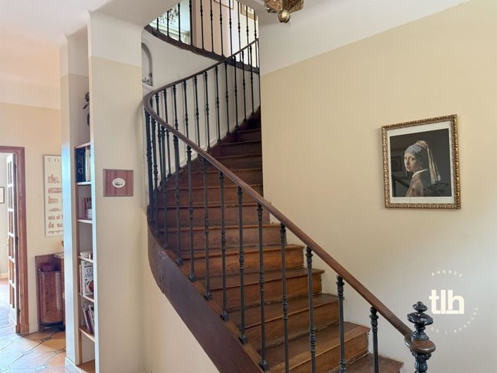 Image No.1-5 Bed House for sale