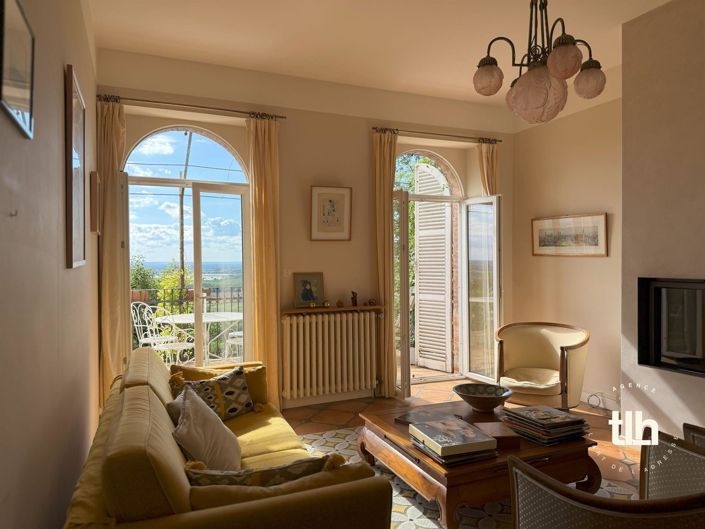 Image No.2-5 Bed House for sale