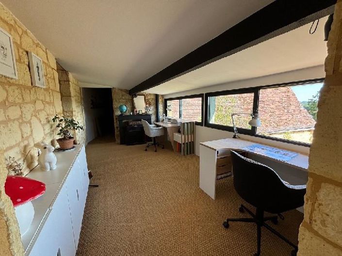 Image No.9-4 Bed House for sale