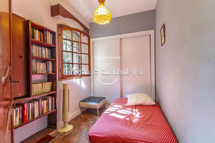 Image No.18-3 Bed House for sale