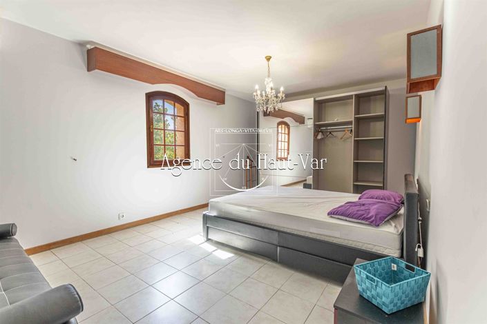 Image No.24-3 Bed House for sale
