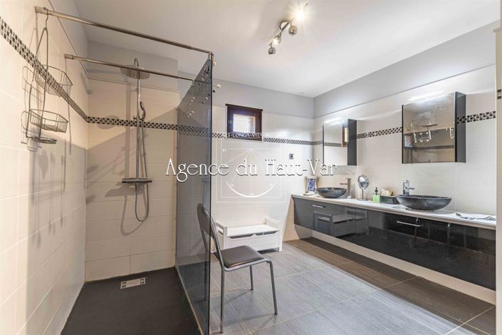 Image No.25-3 Bed House for sale