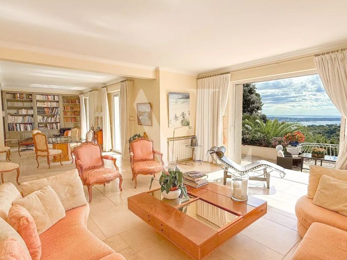 Image No.3-5 Bed House for sale