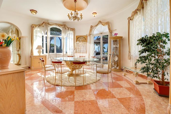 Image No.18-4 Bed House for sale