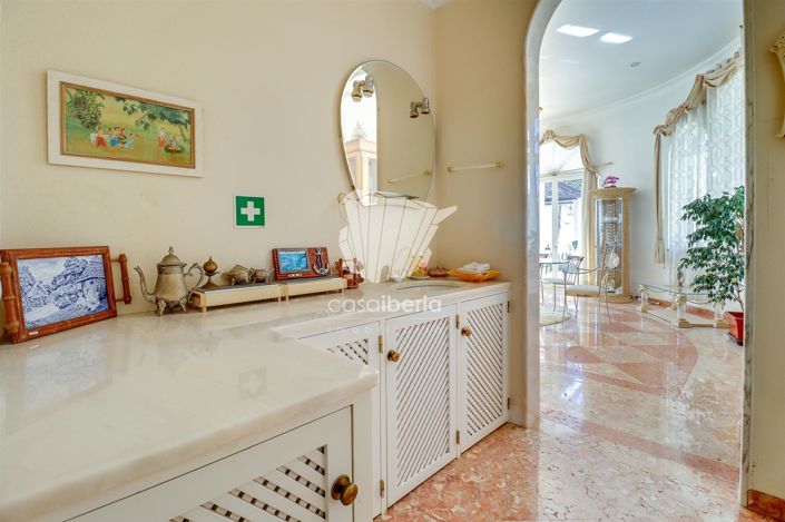 Image No.19-4 Bed House for sale