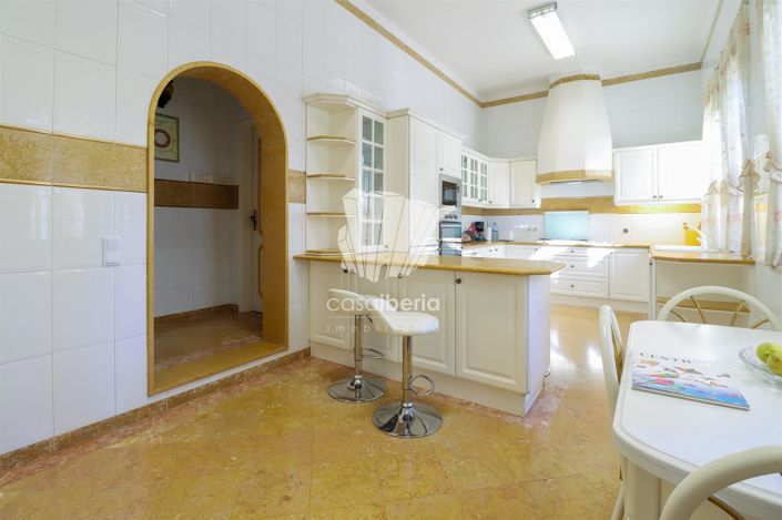 Image No.22-4 Bed House for sale