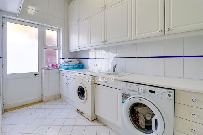 Image No.23-4 Bed House for sale