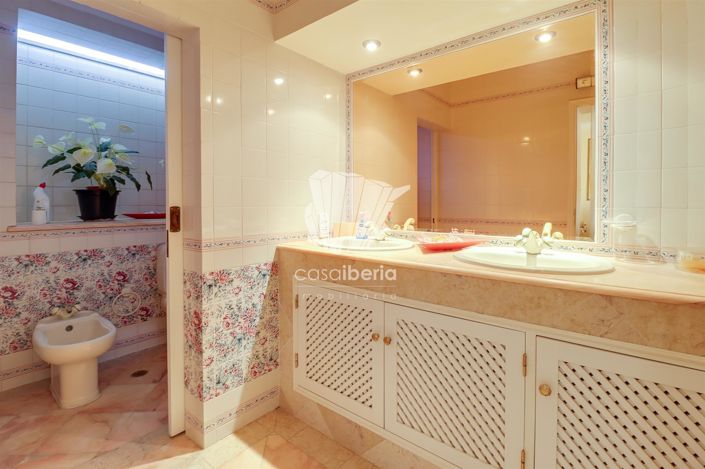 Image No.34-4 Bed House for sale