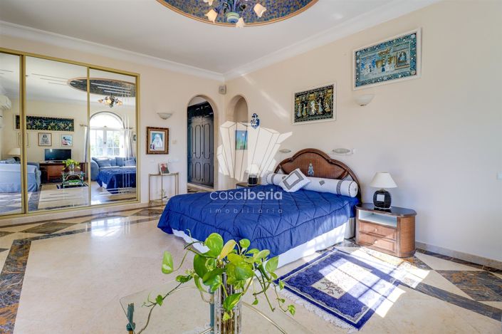 Image No.38-4 Bed House for sale