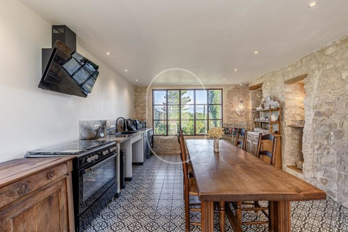 Image No.10-9 Bed House for sale