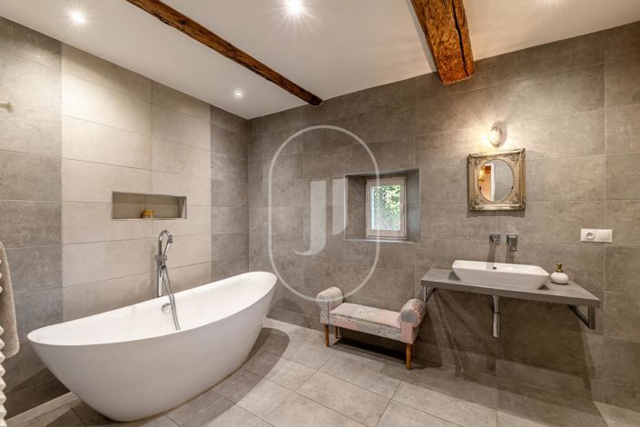 Image No.9-9 Bed House for sale