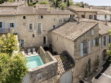 7 Bed House for sale