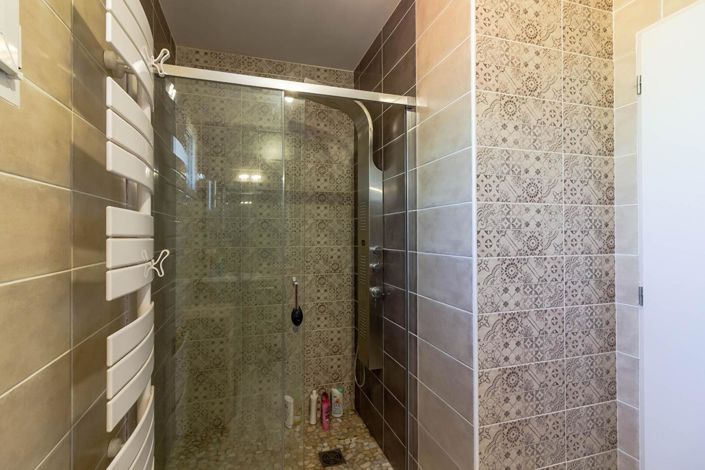 Image No.12-4 Bed House for sale