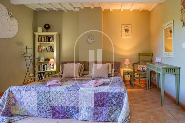 Image No.12-8 Bed House for sale