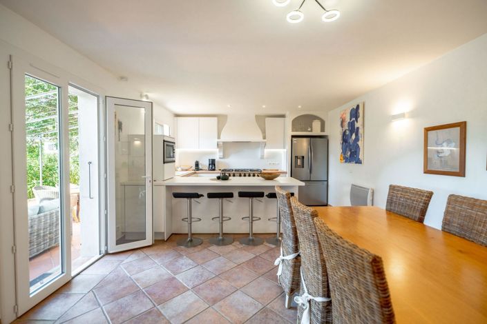 Image No.6-3 Bed House for sale