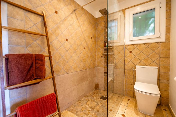 Image No.9-3 Bed House for sale