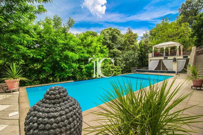 Image No.2-6 Bed House for sale