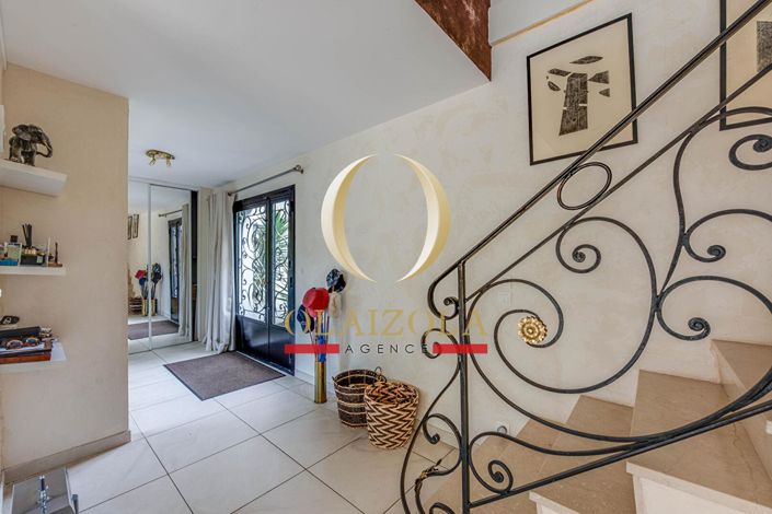 Image No.11-6 Bed House for sale