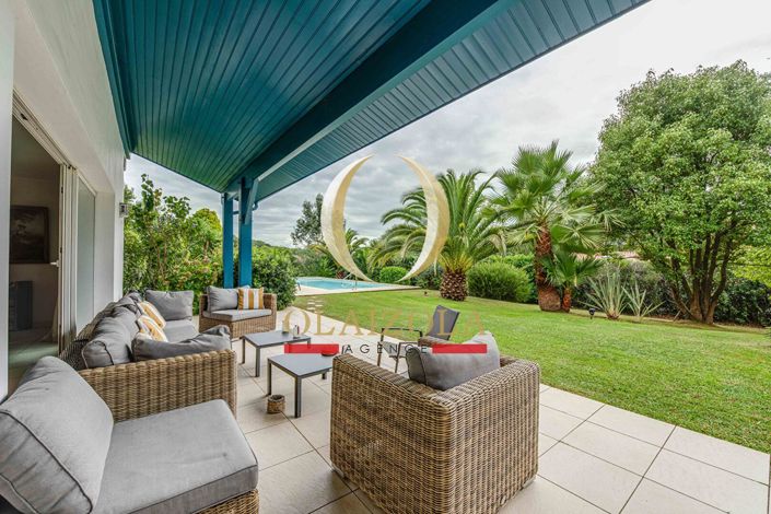 Image No.5-6 Bed House for sale