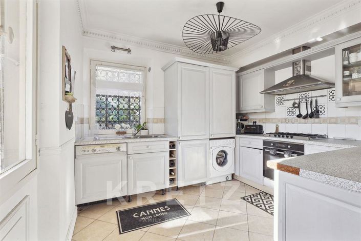 Image No.9-2 Bed Apartment for sale