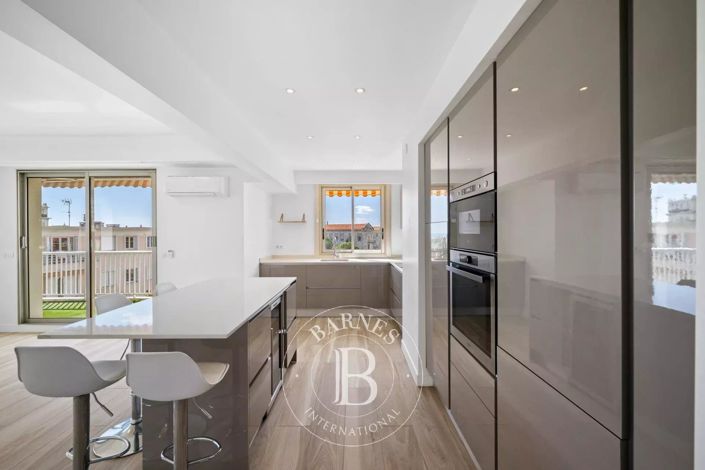 Image No.7-Apartment for sale