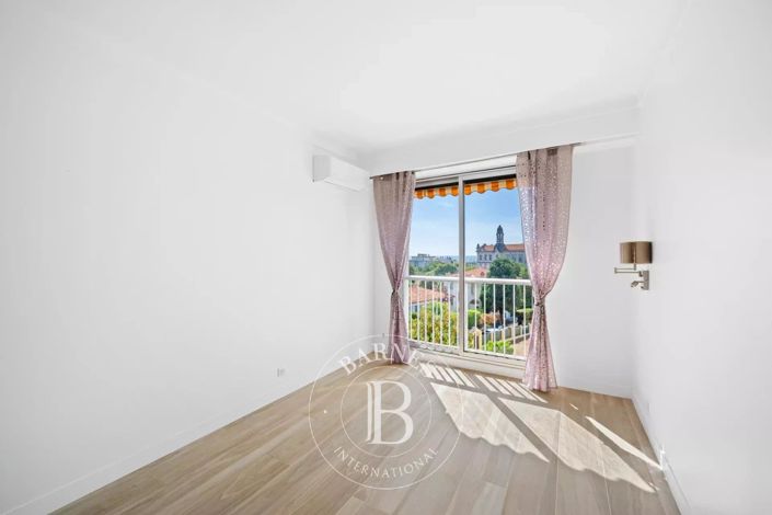 Image No.8-Apartment for sale