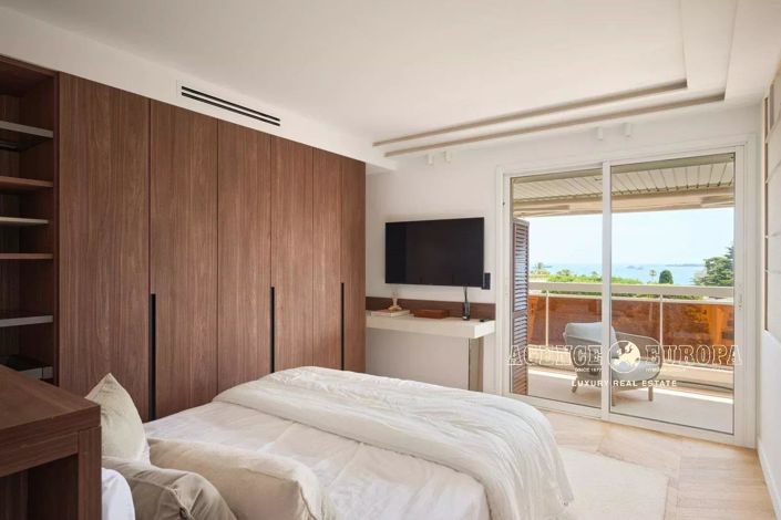 Image No.6-4 Bed Apartment for sale