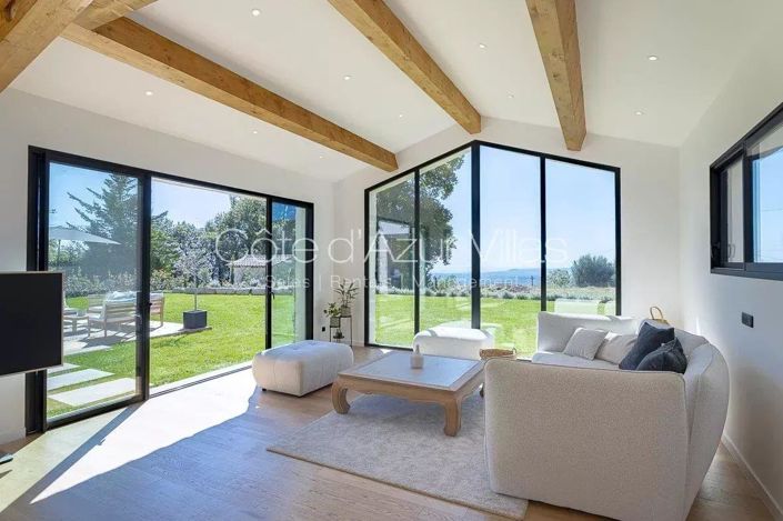 Image No.7-5 Bed House for sale