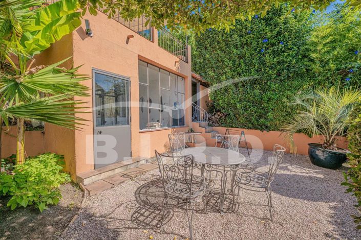 Image No.15-8 Bed House for sale