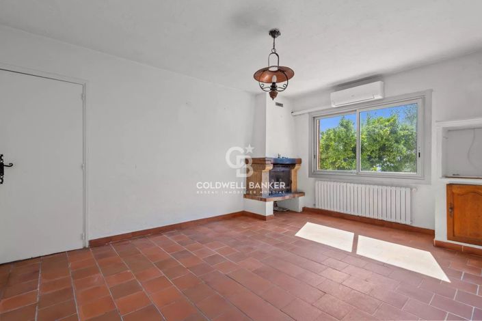 Image No.6-5 Bed House for sale