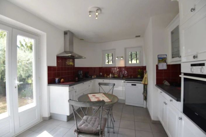 Image No.4-2 Bed House for sale