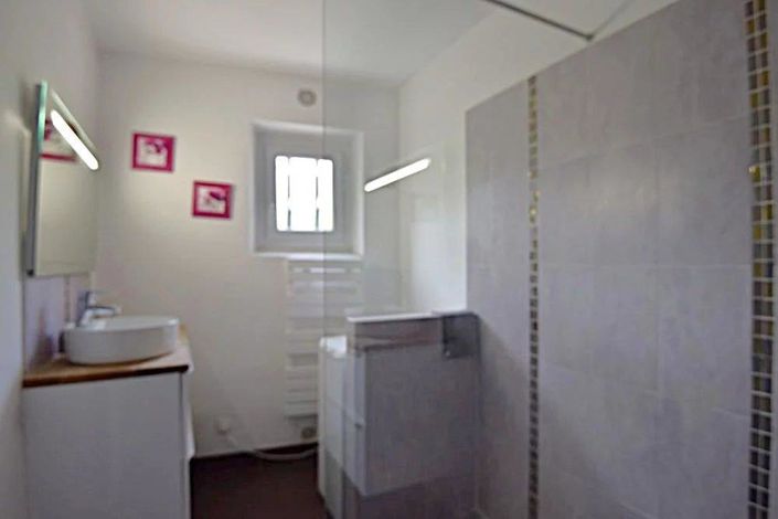 Image No.6-2 Bed House for sale