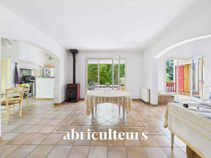 Image No.12-5 Bed House for sale