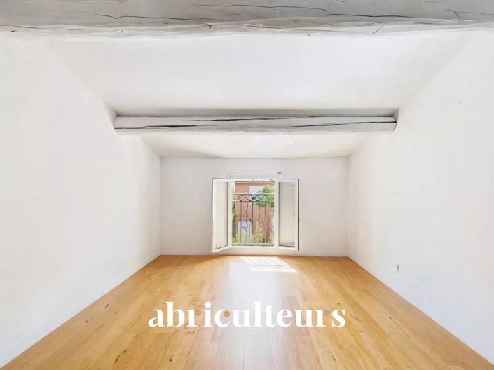 Image No.24-5 Bed House for sale