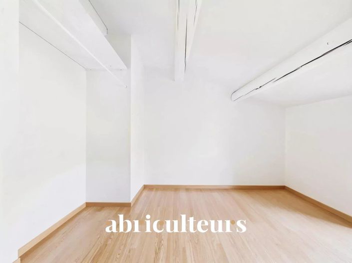 Image No.25-5 Bed House for sale