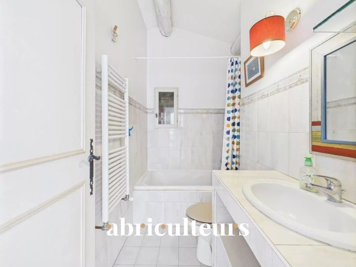 Image No.30-5 Bed House for sale