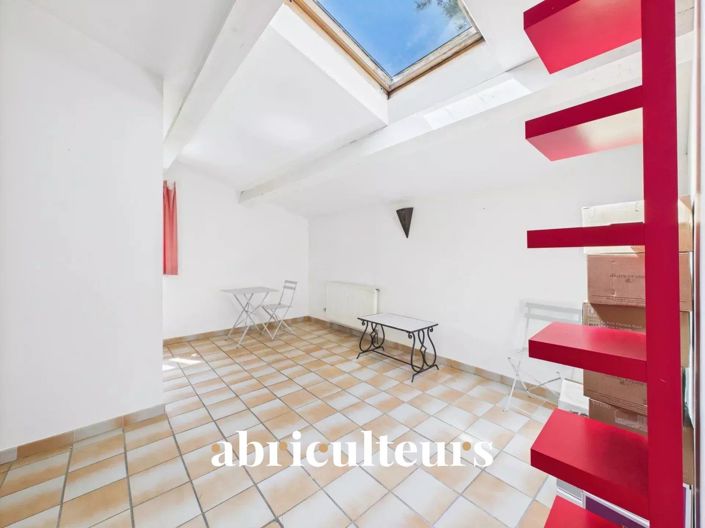 Image No.31-5 Bed House for sale