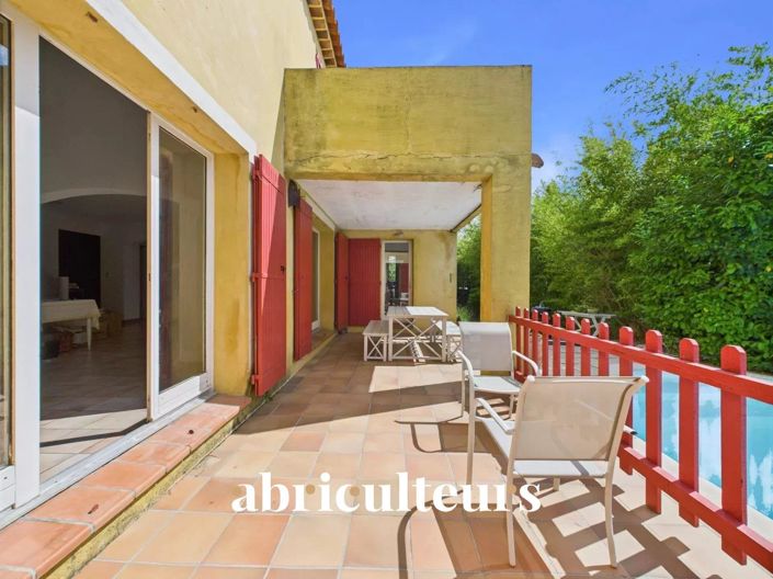 Image No.6-5 Bed House for sale