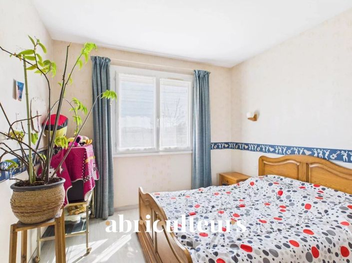 Image No.10-3 Bed House for sale