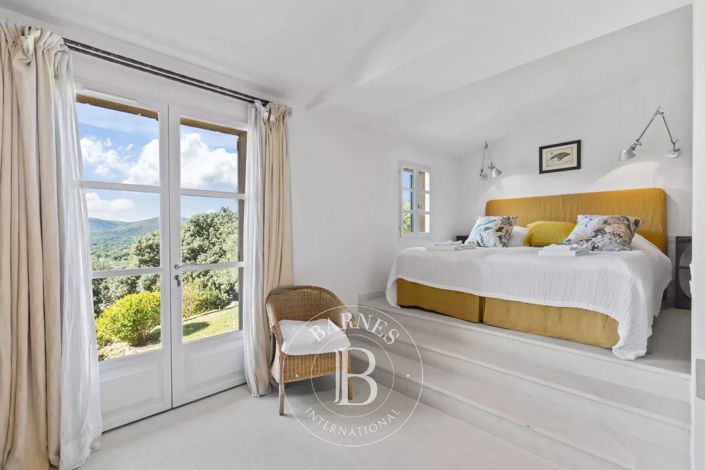 Image No.13-6 Bed House for sale