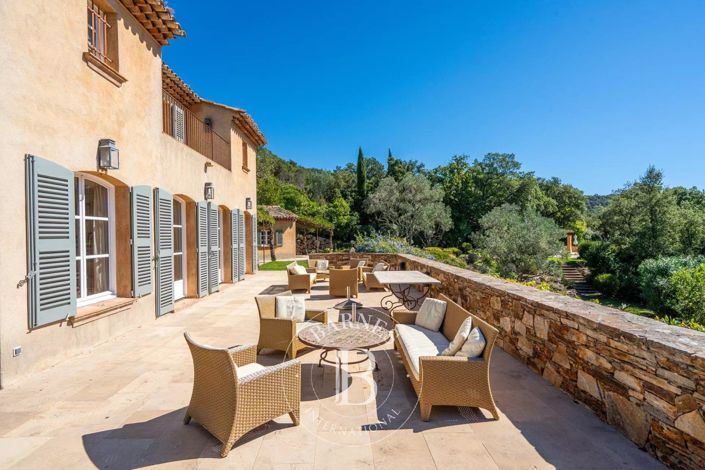 Image No.4-6 Bed House for sale