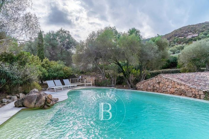 Image No.1-4 Bed House for sale