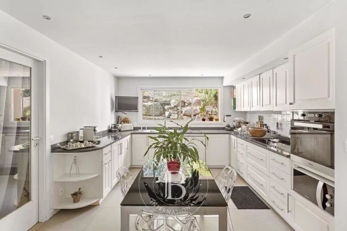 Image No.6-House for sale