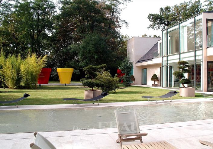 Image No.3-5 Bed House for sale