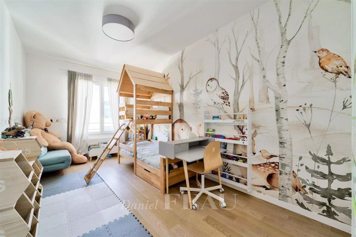 Image No.10-4 Bed Apartment for sale