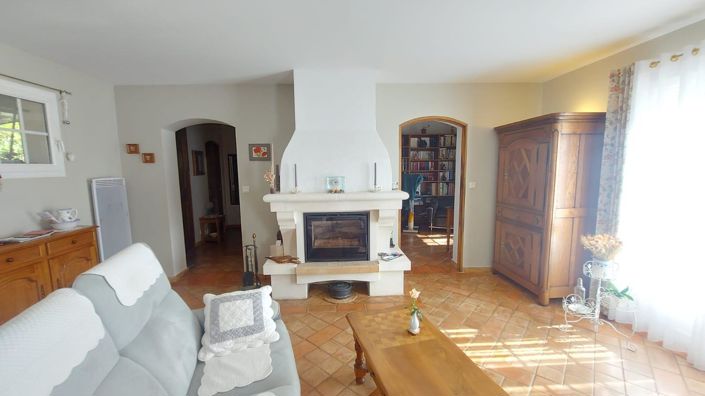 Image No.17-4 Bed House for sale