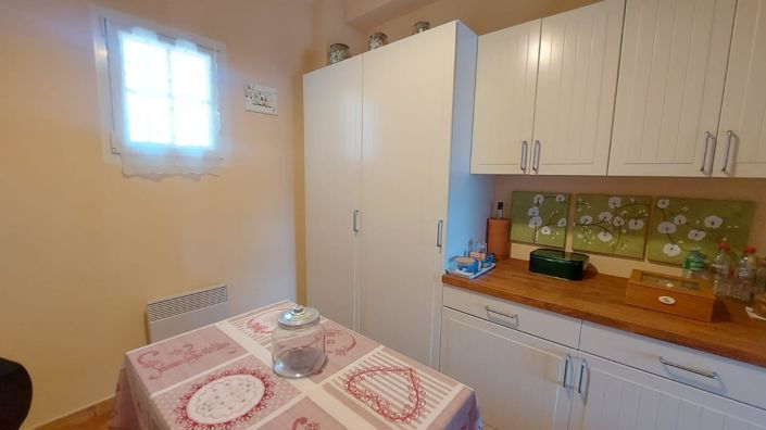 Image No.21-4 Bed House for sale