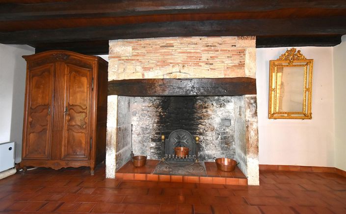 Image No.18-6 Bed House for sale