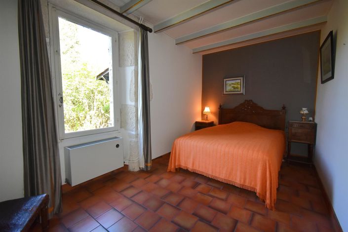 Image No.20-6 Bed House for sale